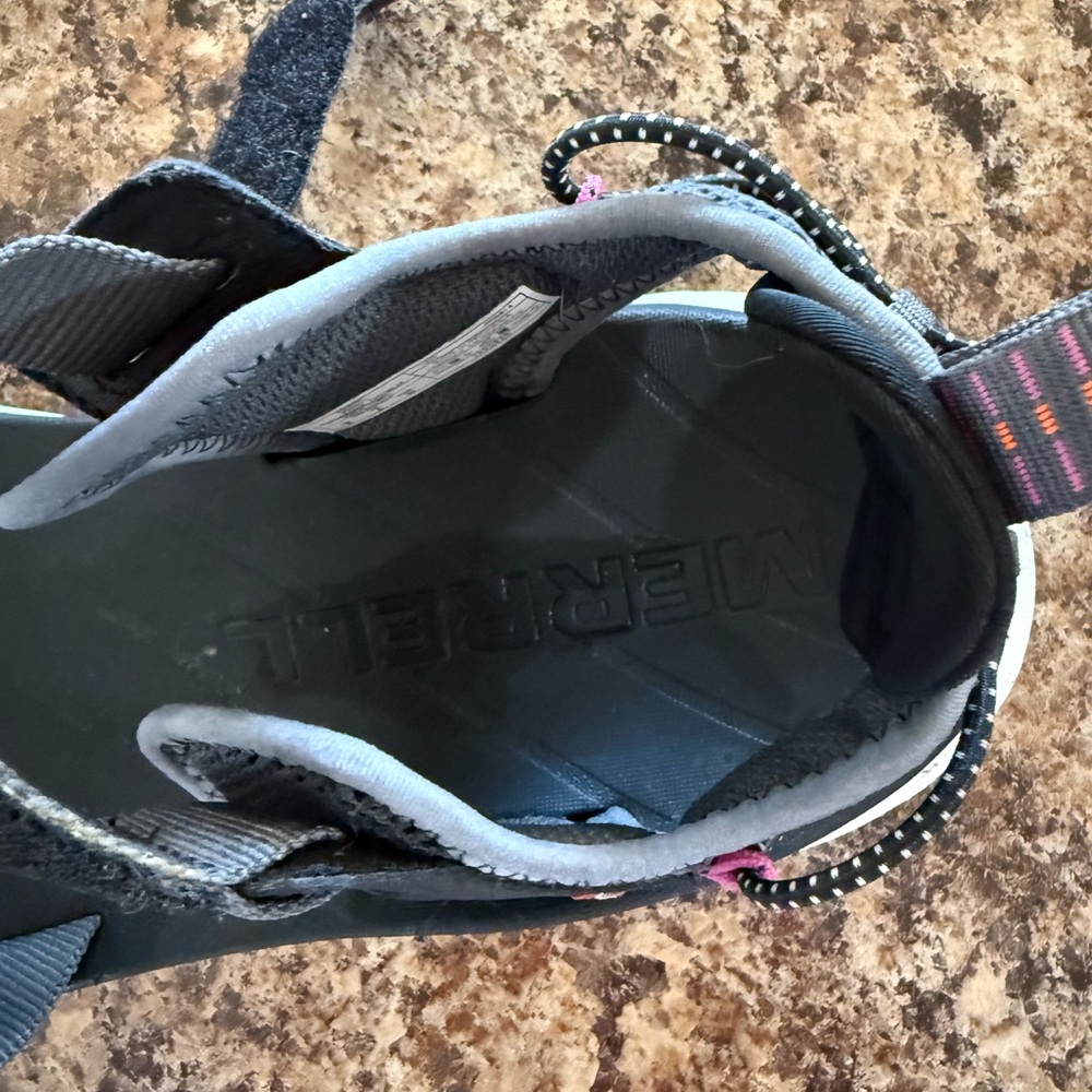 Merrell Women’s Black and Gray Outdoor Sandals Charcoal Vibram Sole 8 - Picture 4 of 6
